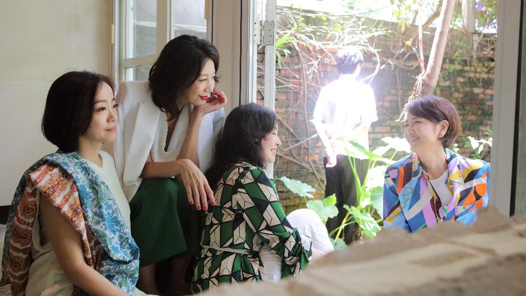 左起范瑞君、丁寧、蔡燦得、謝汶錡出演相愛相殺的四姊妹。(圖/故事工廠提供)