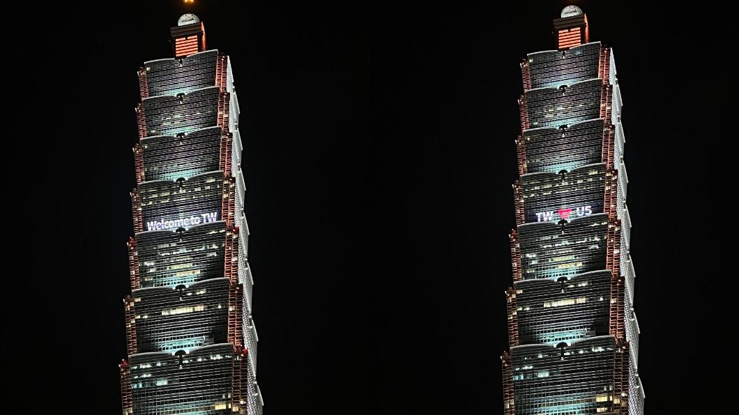 台北101點燈歡迎裴洛西來台。(圖/台北101提供)