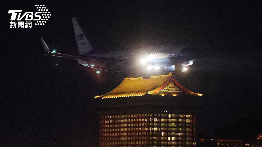 裴洛西搭乘專機來台。(圖/達致影像路透社)