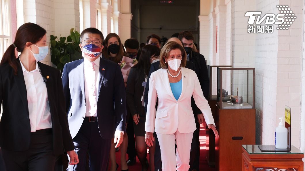 倡議民主人權 裴洛西曾槓上老布希、歐巴馬
