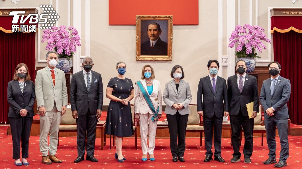 美國眾議院議長裴洛西一行前往總統府與總統蔡英文會面。(圖/總統府提供)