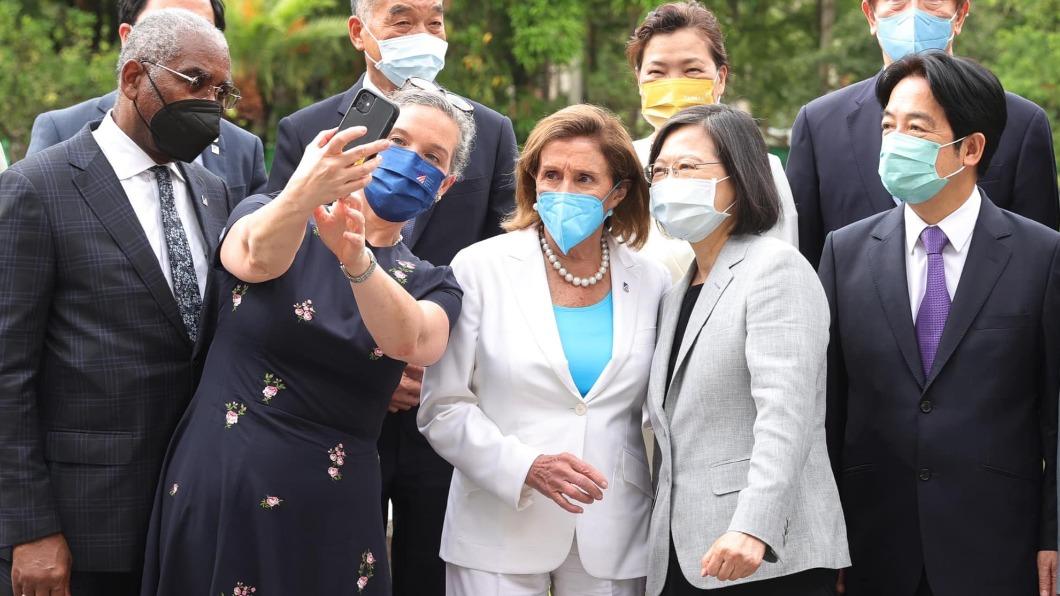 蔡英文款待裴洛西午宴　有黑巧克力冰淇淋與鳳梨酥