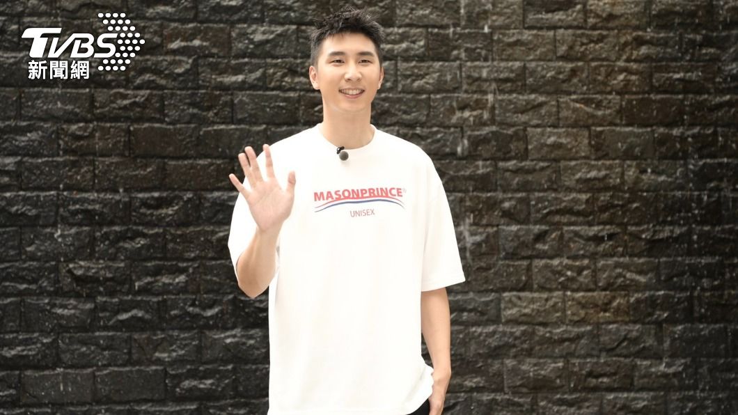 胡釋安首次接下主持節目的任務,面對鏡頭還是有些許緊張感。(圖/黃城碩攝)