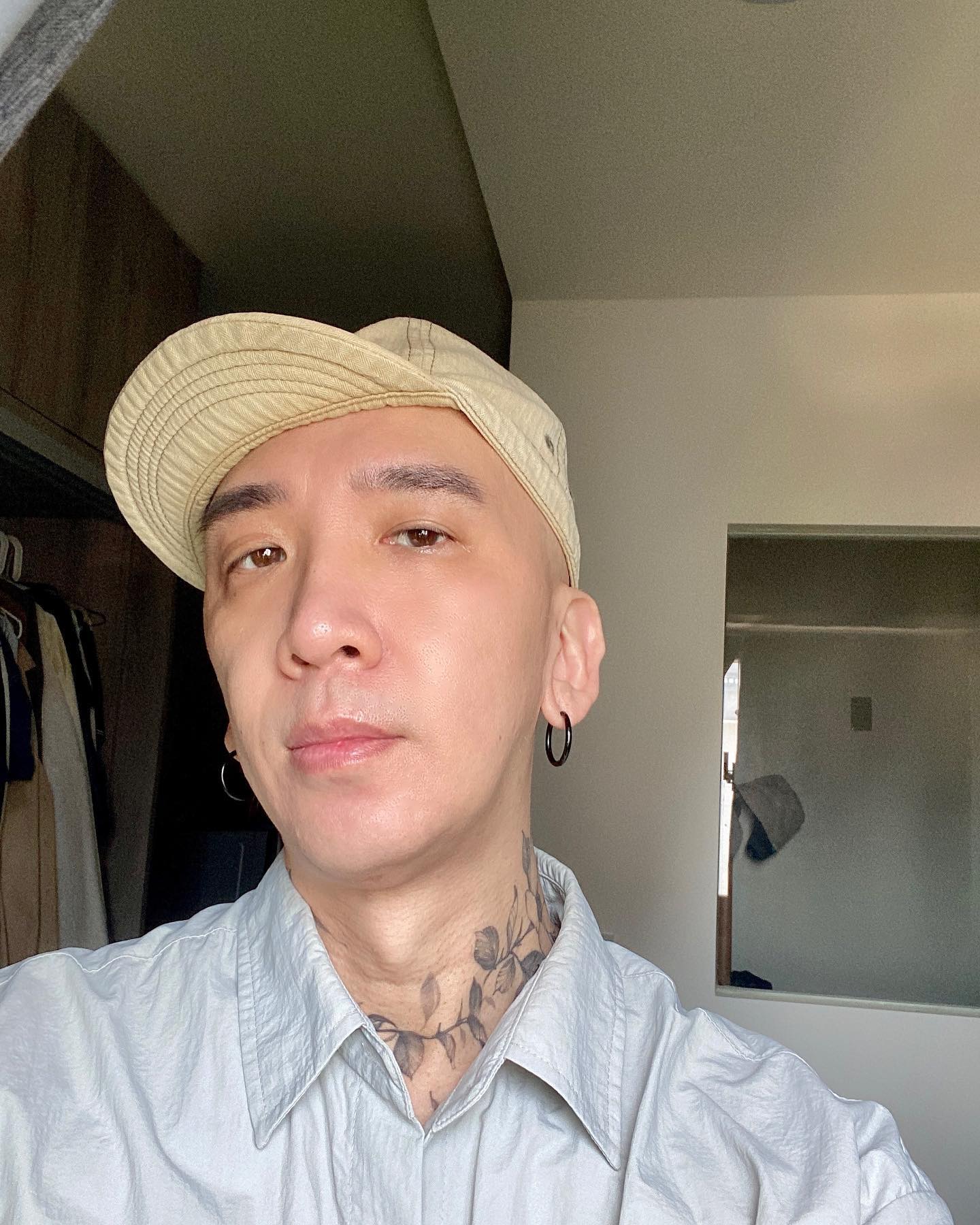 知名兩性作家H(陳鴻儀)時常在電視節目分享兩性議題。(圖/翻攝作家H臉書)
