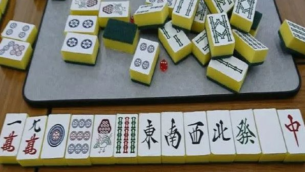 有網友認為這款麻將超適合老人家不用怕看不清楚。(圖/翻攝自推特isaki @isaki68k)
