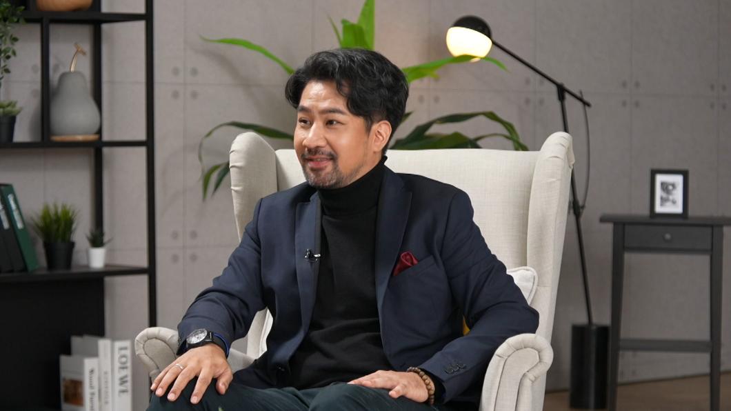 黃健瑋坦言過去的自己不擅於與人交流。（圖／鏡新聞提供）