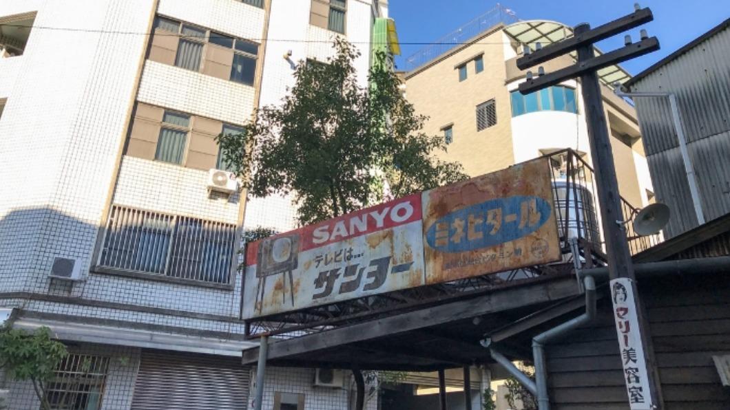 桑元商店的電線桿也走日式風格。（圖／凱倫吃喝玩樂記錄生活提供）