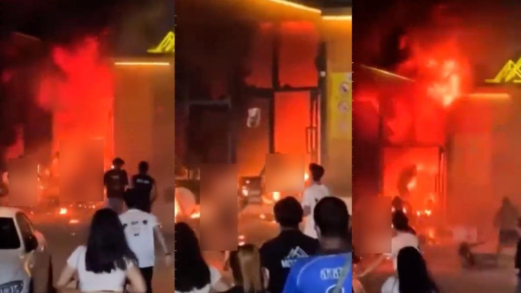 泰國夜店深夜惡火釀至少13 民眾全身著火慌竄
