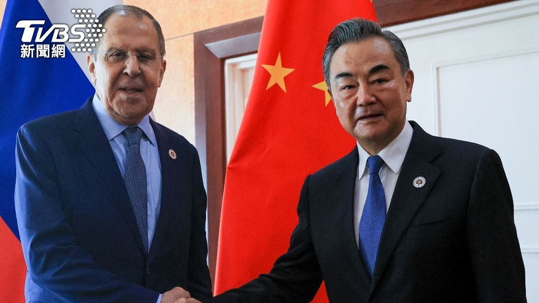 王毅近期雖然拒見美日官員，不過倒是和俄羅斯外長拉夫羅夫（Sergey Lavrov）會晤。（圖／達志影像美聯社）