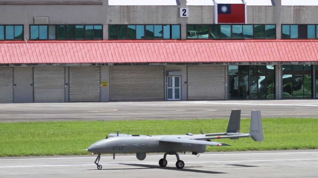 銳鳶無人機升空,對峙共軍無人機。(圖/台灣西南空域粉絲專頁提供)