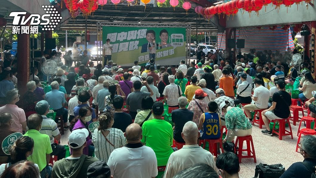 民進黨台北市長參選人陳時中與王閔生舉行相見歡。（圖／TVBS）