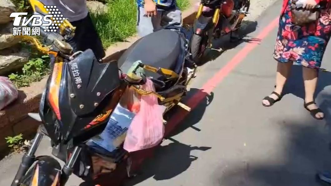 大豹溪邊暑假交通違規增!警路檢取締「電動車大改、超載」