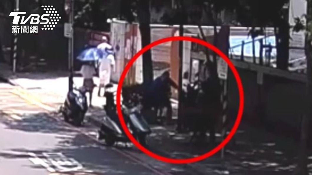 機車煞車拉桿刺3歲童險傷眼!家長怒控違停 她冷回這句