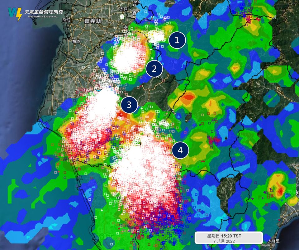 高空因有「冷心低壓」接近。(圖/翻攝自天氣風險 WeatherRisk臉書)