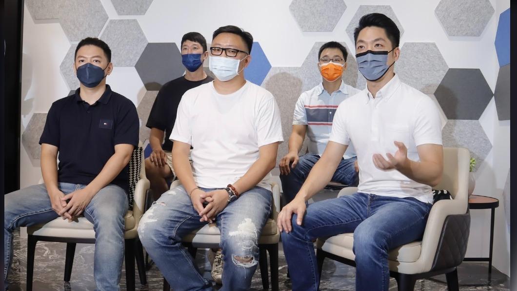 蔣萬安今(8)日早邀請各行各業爸爸們一起聊聊育兒經(圖/蔣萬安辦公室提供)