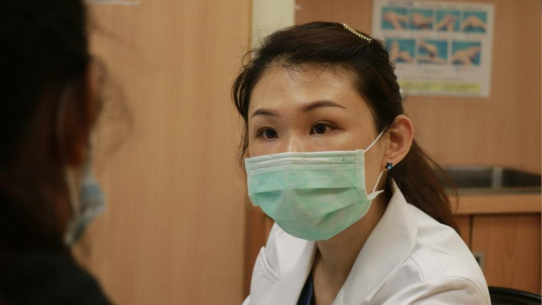 經期來劇痛冒冷汗!竟是10公分大囊腫破裂 急性腹膜炎險要命