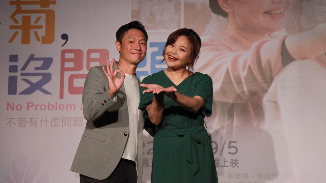 謝祖武(左)首度與林嘉俐合作,兩人演出夫妻。(圖/大愛提供)