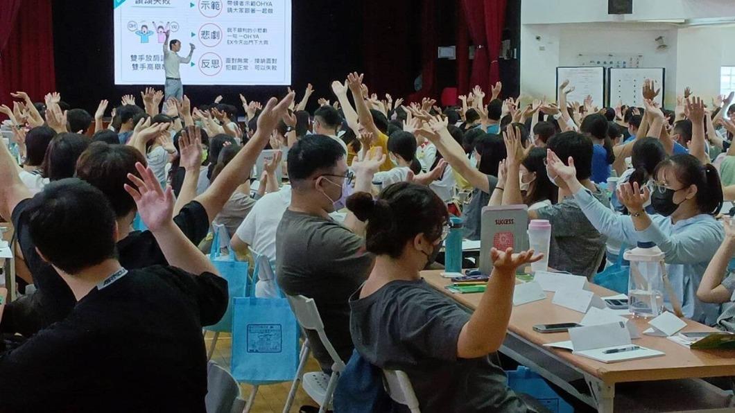 新手教師童軍體驗營! "搭帳.攀樹.測方位"都得挑戰
