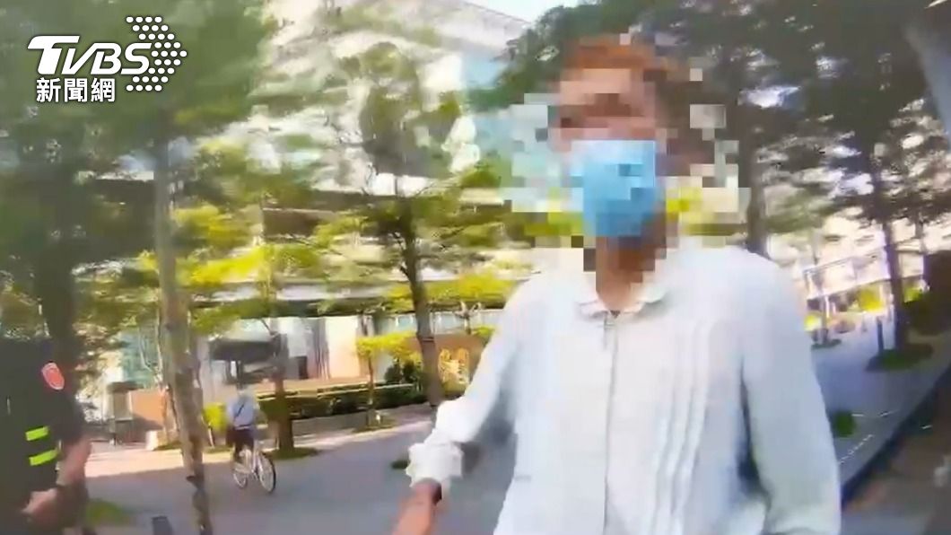 竊賊因為丟下車輛被盤查。（圖／TVBS）