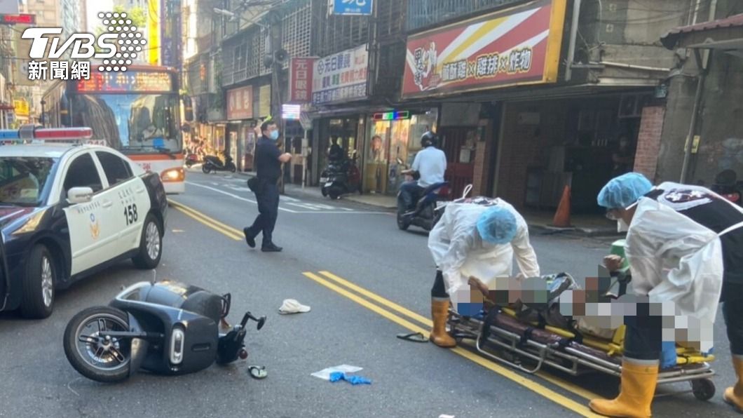 少年無照騎機車釀禍 中和8旬翁過馬路遭撞傷重身亡