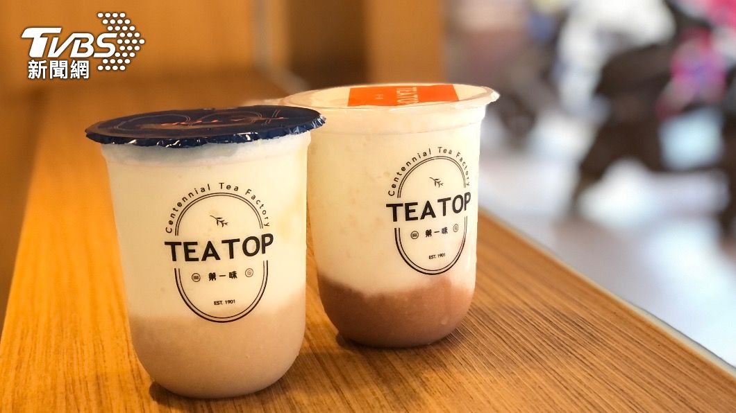 TEA TOP第一味再推消暑神飲「艾波酸奶冰沙」,以及「好釋旺旺奶」冰沙。(圖/TEA TOP提供)