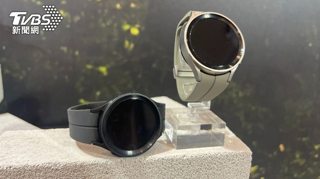 Galaxy Watch5 系列內建三合一 BioActice感應器。(圖/葉韋辰攝)