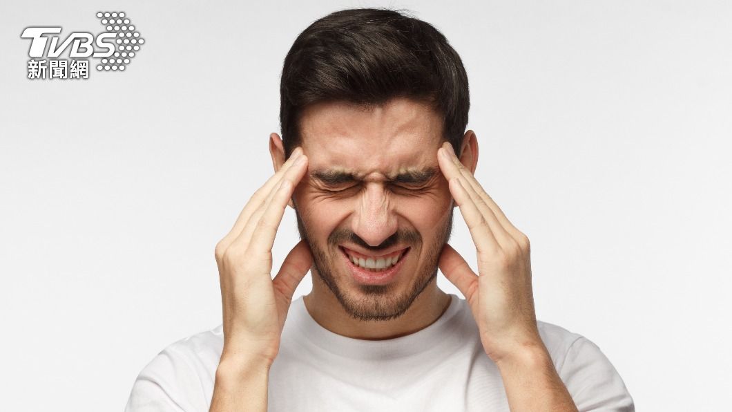 病人可能出現難以忍受的頭痛。（示意圖／shutterstock達志影像）