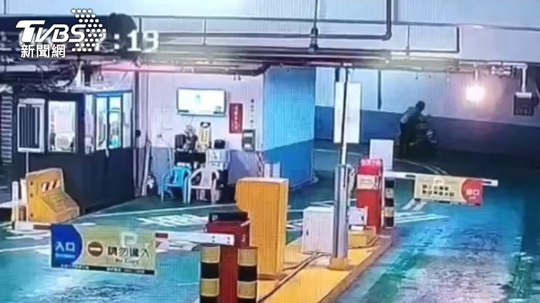 王男摔車縫了三針。(圖/TVBS)
