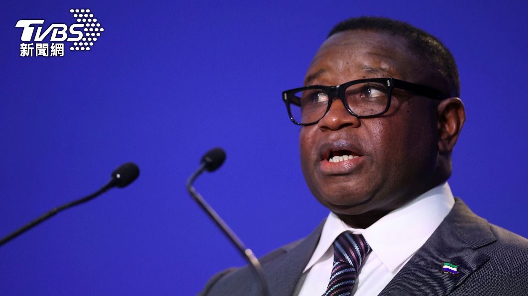 總統比歐(Julius Maada Bio)領導的政府腐敗無能,當前更用挪用來的公款在外國度假。(圖/達志影像美聯社)