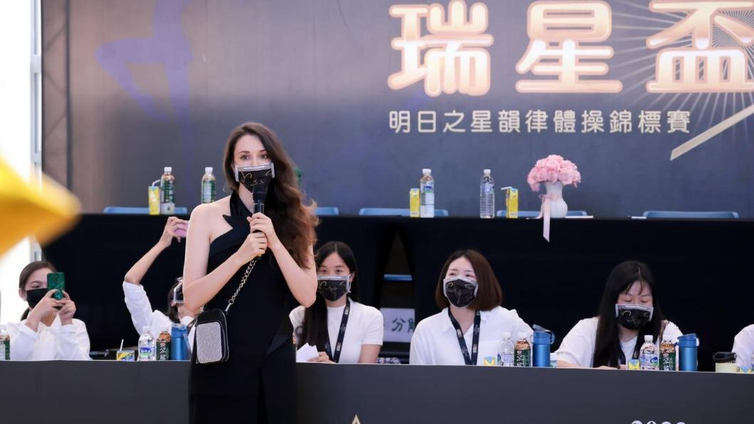 瑞莎被誇讚比教練更像母親。(圖/翻攝自瑞莎臉書)