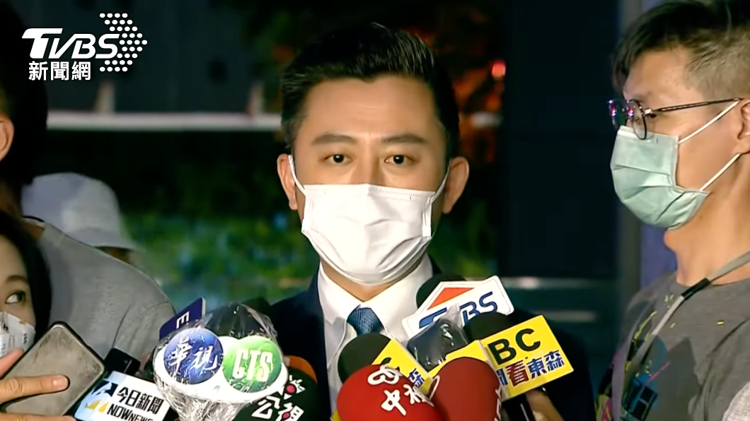林智堅晚間再度針對論文門做出回應。(圖/TVBS)
