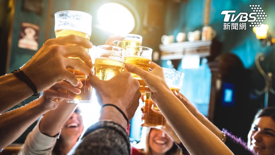 啤酒會使人體產生許多尿酸。（示意圖／shutterstock達志影像）