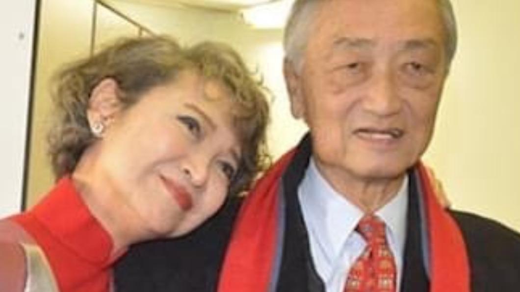 蕭芳芳同老公張正甫各自為社會服務、貢獻良多。（圖／翻攝自微博）
