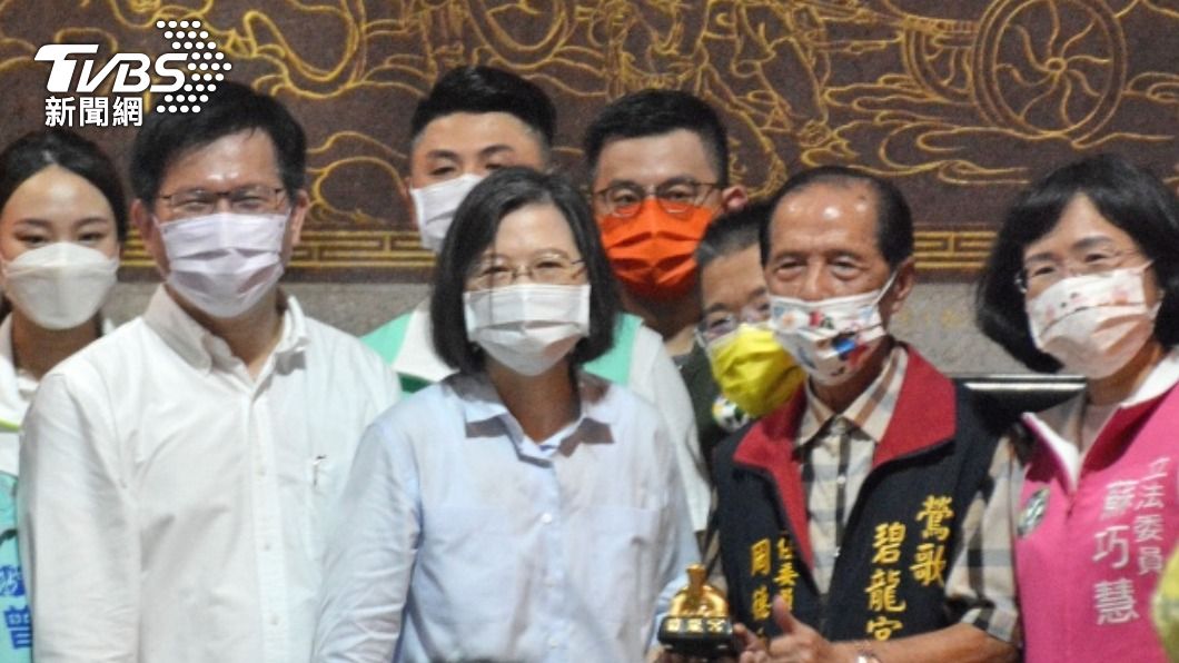 陪林佳龍到鶯歌參拜 蔡英文提1拜託3感謝1提醒