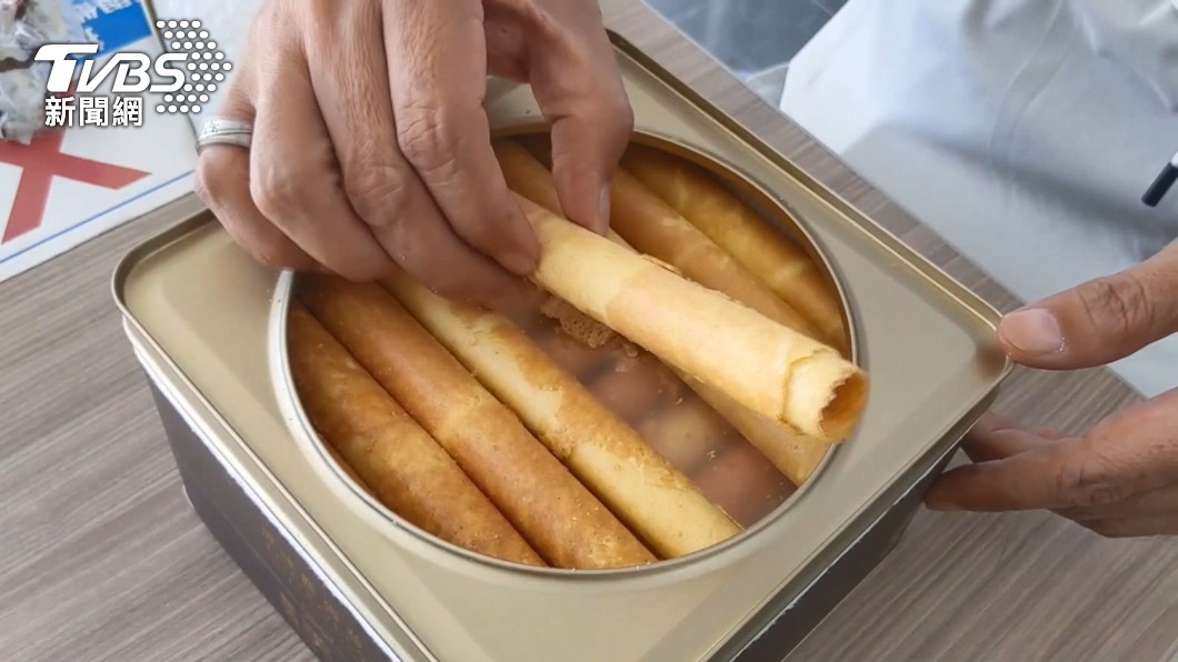 尷尬了!他推友人買蛋捲當台灣土產 一查驚:是西班牙來的