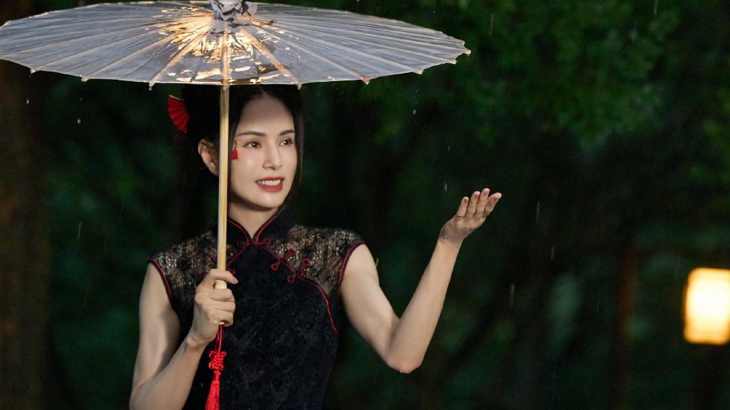 李若彤經常曬出美照，驚人狀態令外界稱羨。（圖／翻攝自李若彤微博）