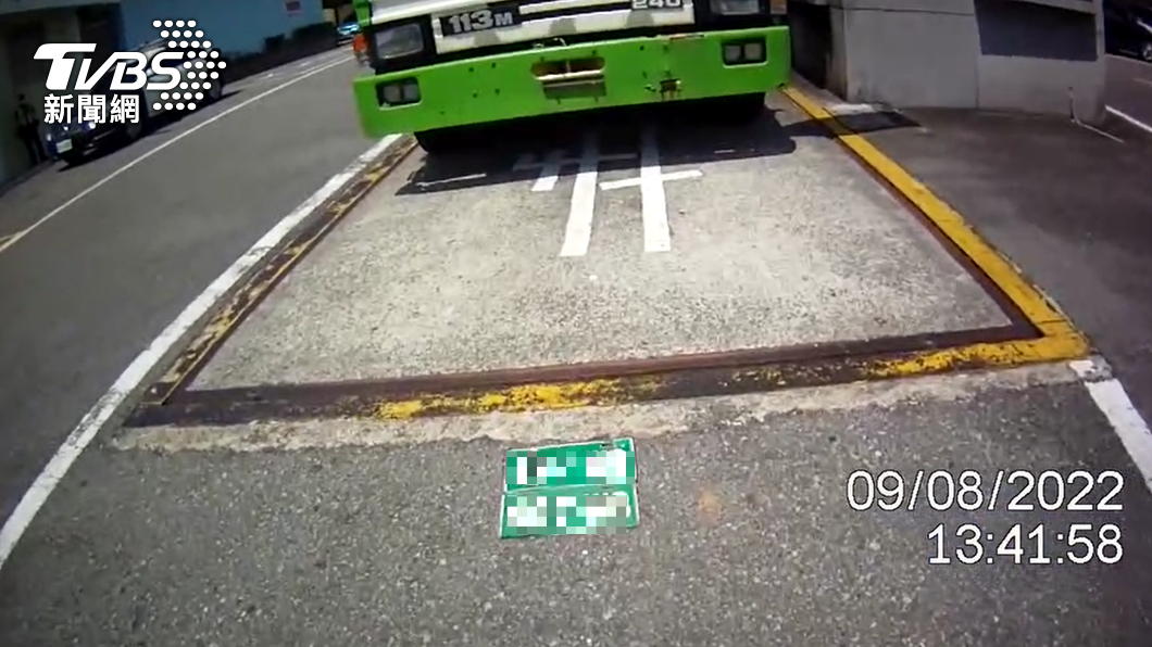 警方將車子沒收。(圖/TVBS)