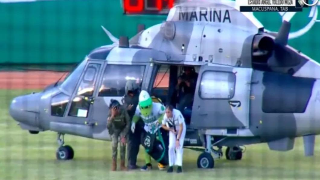 墨西哥總統歐布拉多(Lopez Obrador)動用軍機的行為,遭外界痛批公器私用。(圖/翻攝自紐約郵報)