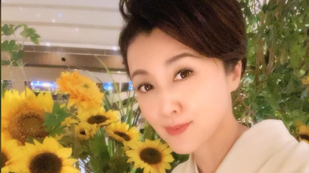 藤原紀香分享自己會用冷熱水交替的方式保養臉部皮膚。（圖／翻攝自Fujiwara臉書）