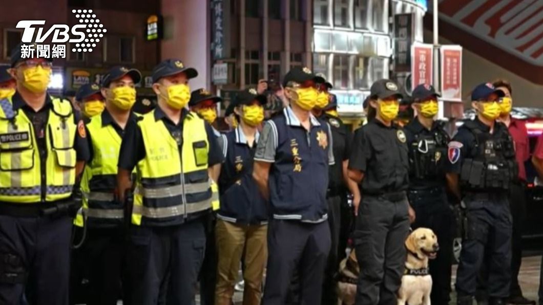 新北市警察局昨(13)日執行區域聯防括檢勤務。(圖/TVBS)