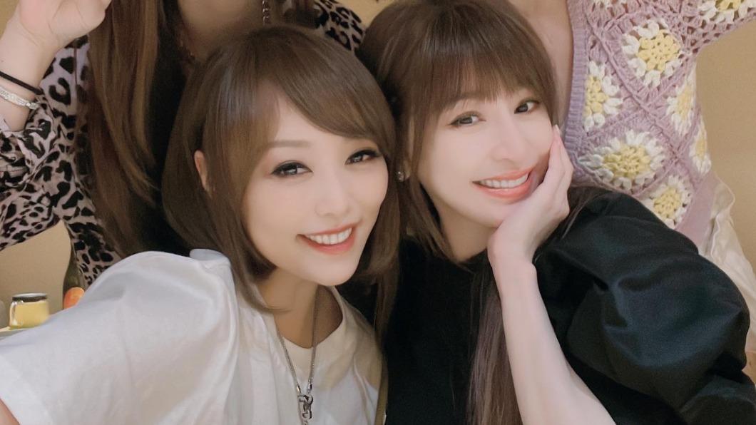 小蜜桃與王心凌是多年好友。（圖／翻攝自小蜜桃姐姐momo臉書）