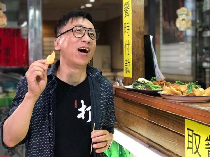 苦苓稱，在職專班只要有助理「基本上就不會自己寫論文」。（圖／翻攝自苦苓臉書）