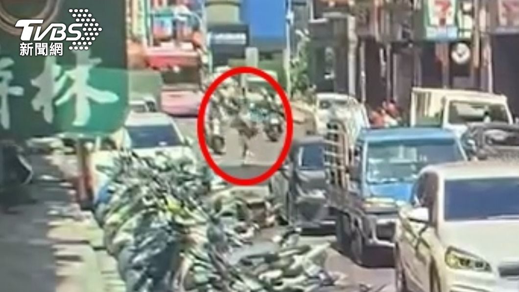 下車5分鐘就被偷!司機眼鏡遭竊 著急報案:那是太太送的