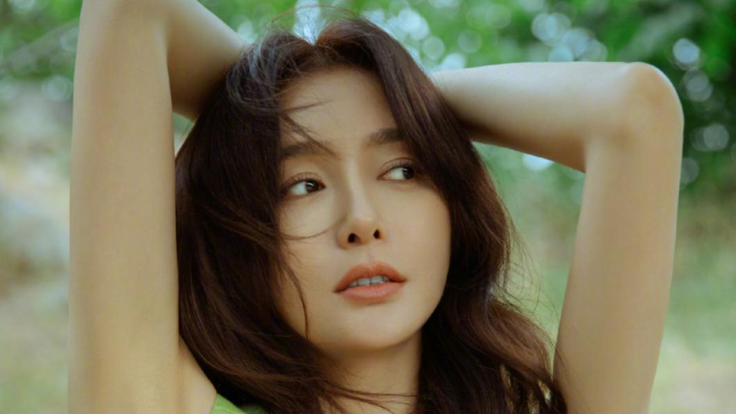 43歲的大陸女星秦嵐美貌依舊。（圖／翻攝自秦嵐微博）