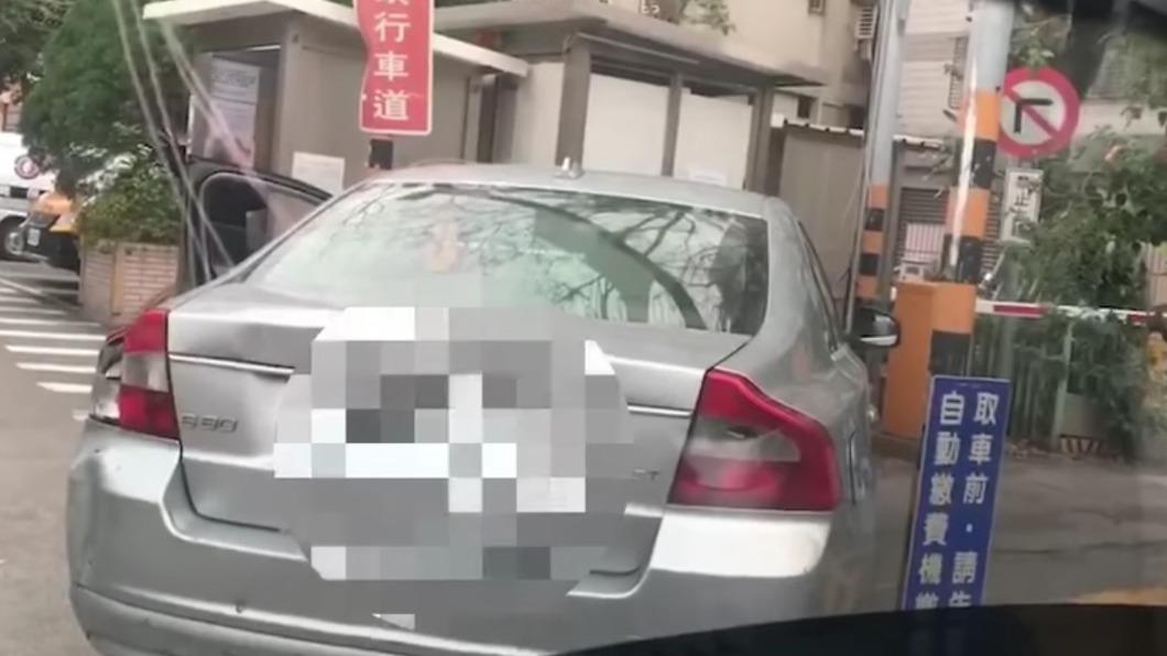 張本渝發文寫下,要為別人著想,做事要對得起自己良心。(圖/翻攝自張本渝臉書)