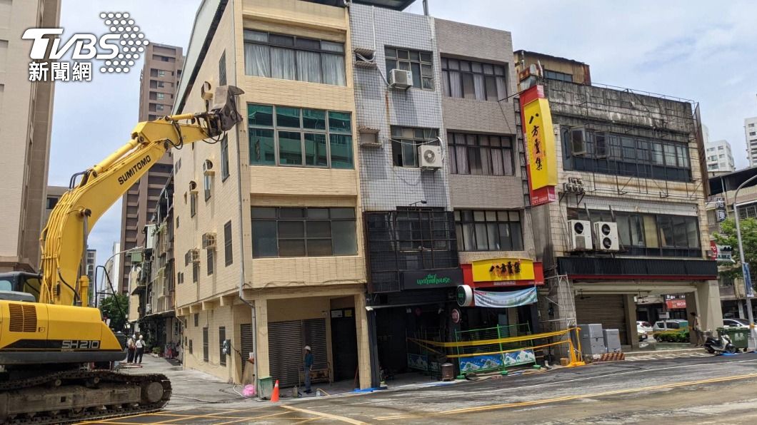 高雄工地釀災7民宅變危樓　住戶哽咽：住50年的家沒了