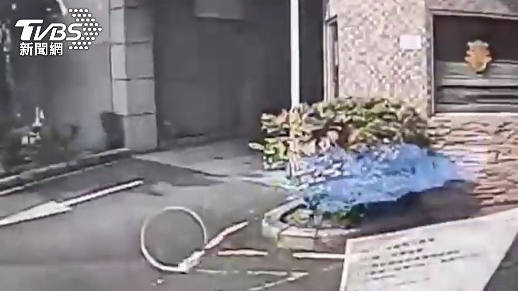 救護車趕抵現場。(圖/TVBS)