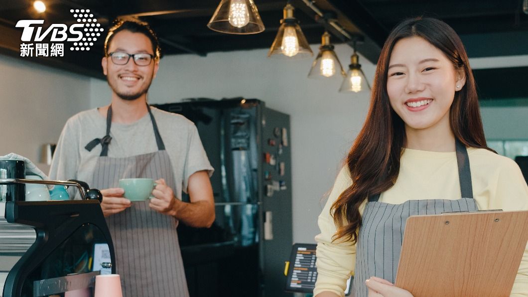 若客人願意給予鼓勵、讚美,對服務人員來說會感到十分暖心。(示意圖/shutterstock達志影像)