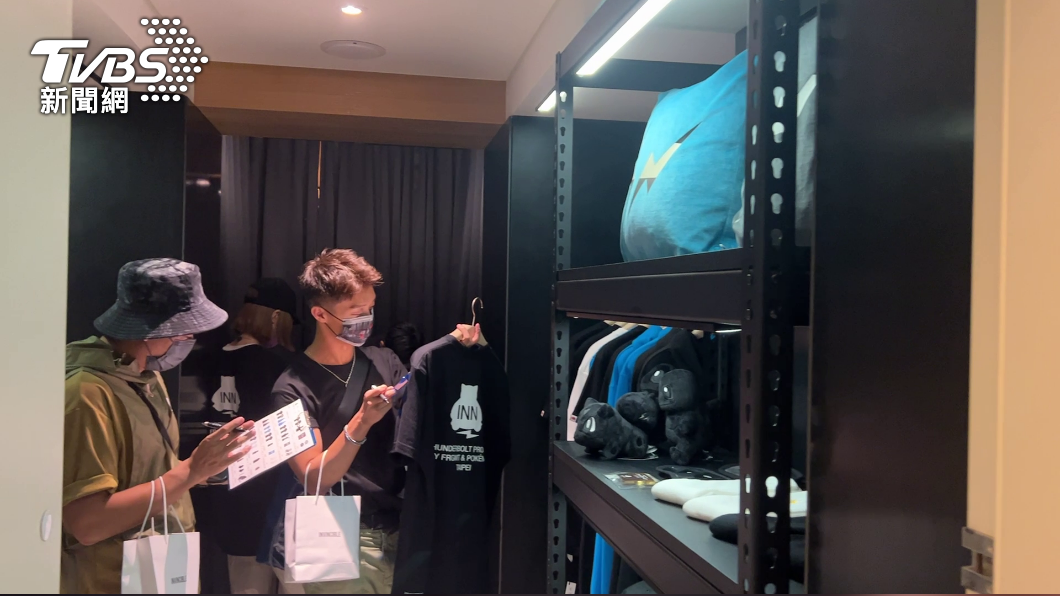 同樓層有一間專賣店。（圖／葉韋辰攝）