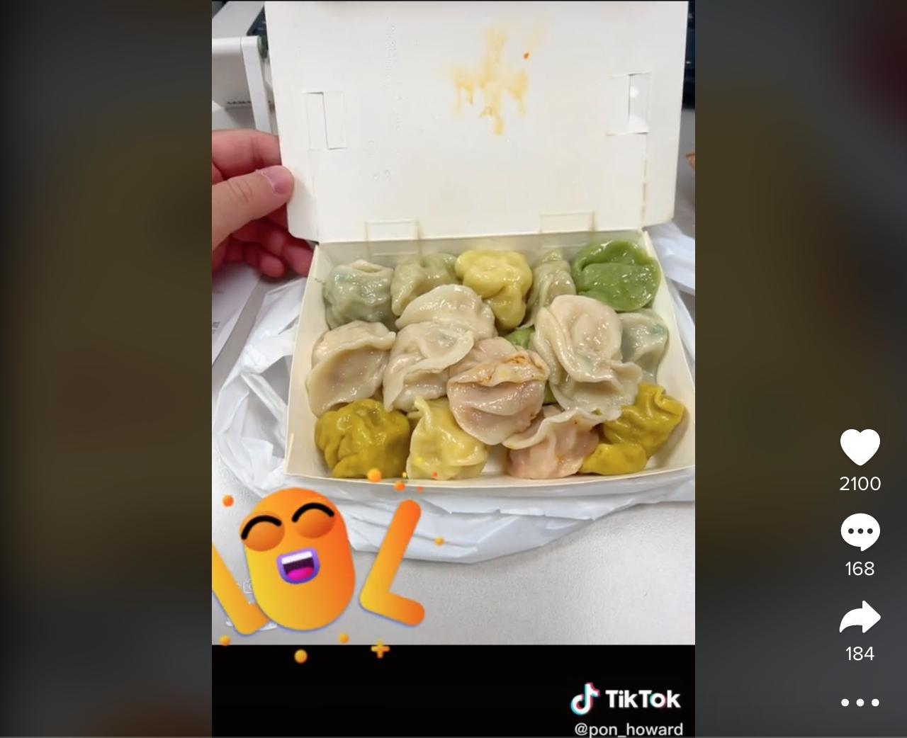 五顏六色的水餃看來十分美味。(圖/翻攝自pon_howard Tik Tok)